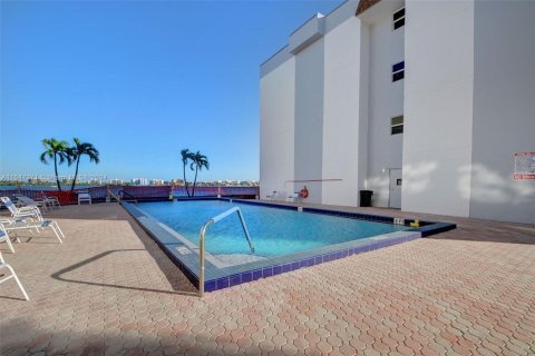 Copropriété à vendre à Lake Worth, Floride: 2 chambres, 93.83 m2 № 1330188 - photo 12