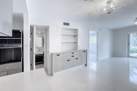 Copropriété à louer à Miami Beach, Floride: 1 chambre, 65.59 m2 № 1370430 - photo 3