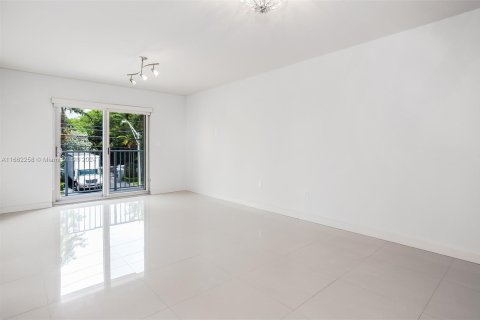 Condominio en alquiler en Miami Beach, Florida, 1 dormitorio, 65.59 m2 № 1370430 - foto 2