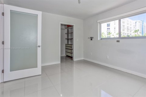 Copropriété à louer à Miami Beach, Floride: 1 chambre, 65.59 m2 № 1370430 - photo 9