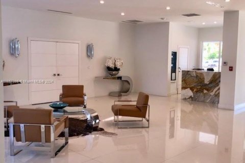 Condo in Miami Beach, Florida, 1 bedroom  № 1370385 - photo 1