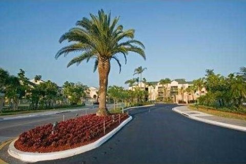 Condominio en venta en Tamarac, Florida, 1 dormitorio, 72.46 m2 № 786192 - foto 1