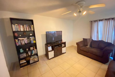 Condominio en venta en Tamarac, Florida, 1 dormitorio, 72.46 m2 № 786192 - foto 24