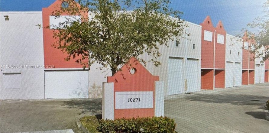 Immobilier commercial à Cutler Bay, Floride № 1141074