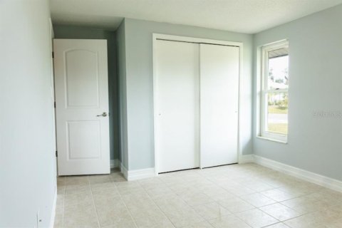 House in Port Charlotte, Florida 3 bedrooms, 101.64 sq.m. № 955737 - photo 15