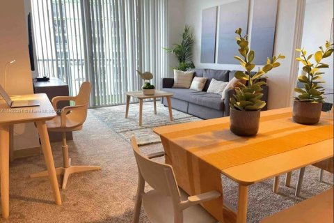 Condo in Miami, Florida, 1 bedroom  № 980369 - photo 5