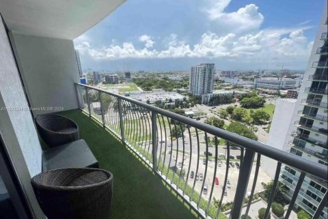 Condo in Miami, Florida, 1 bedroom  № 980369 - photo 11