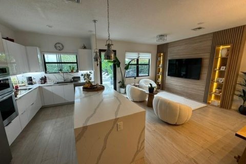 Casa en venta en Miami, Florida, 4 dormitorios, 234.49 m2 № 1413869 - foto 7