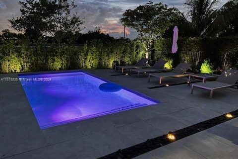 Casa en venta en Miami, Florida, 4 dormitorios, 234.49 m2 № 1413869 - foto 18