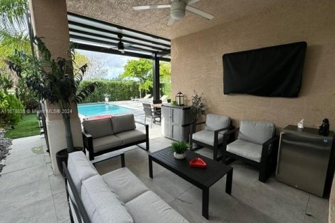 Casa en venta en Miami, Florida, 4 dormitorios, 234.49 m2 № 1413869 - foto 20