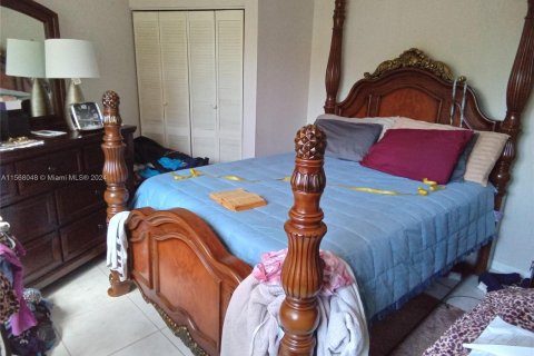 Condo in Pembroke Pines, Florida, 2 bedrooms  № 1117292 - photo 8