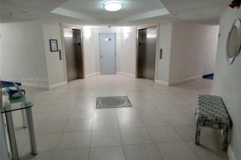 Condominio en venta en Pembroke Pines, Florida, 2 dormitorios, 102.19 m2 № 1117292 - foto 3