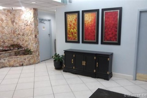 Condominio en venta en Pembroke Pines, Florida, 2 dormitorios, 102.19 m2 № 1117292 - foto 2