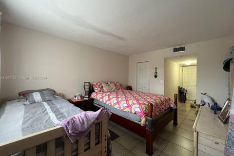 Condominio en venta en North Miami, Florida, 1 dormitorio, 66.89 m2 № 1117293 - foto 10