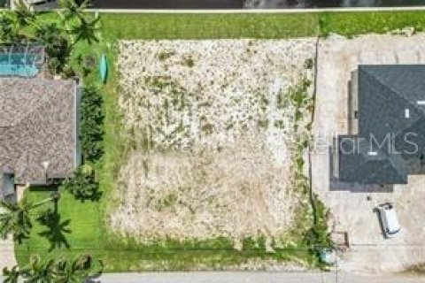 Terreno en venta en Cape Coral, Florida № 1290254 - foto 2