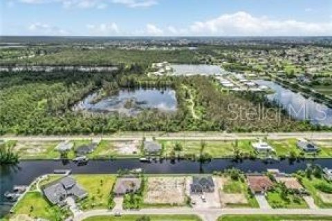 Terreno en venta en Cape Coral, Florida № 1290254 - foto 1