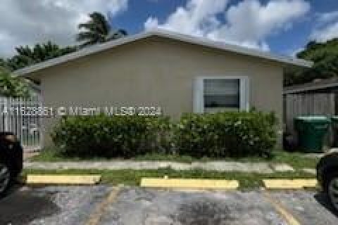 Commercial property in Fort Lauderdale, Florida 116.13 sq.m. № 1289259 - photo 1