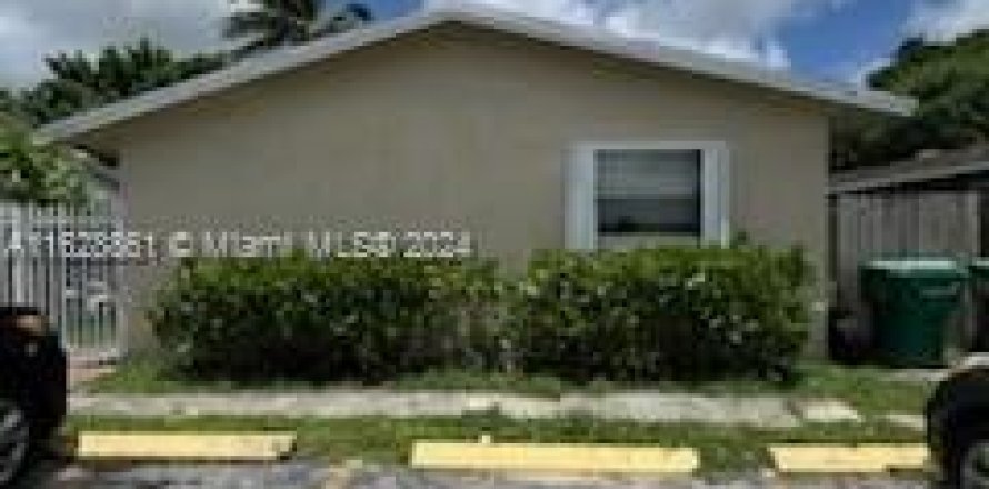 Commercial property in Fort Lauderdale, Florida 116.13 sq.m. № 1289259