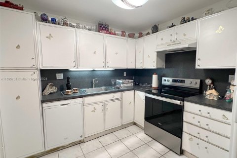 Condo in Aventura, Florida, 1 bedroom  № 1189299 - photo 15