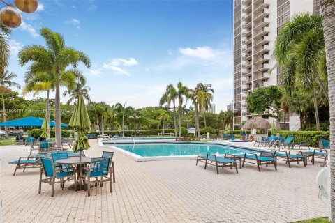 Condominio en venta en Aventura, Florida, 1 dormitorio, 85.28 m2 № 1189299 - foto 19