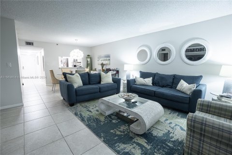 Copropriété à vendre à Lauderhill, Floride: 2 chambres, 131.55 m2 № 1099731 - photo 4