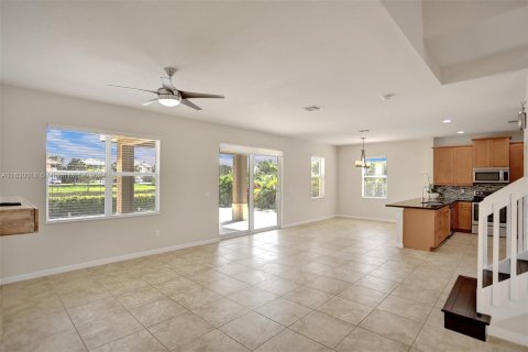 House in Greenacres, Florida 4 bedrooms, 219.71 sq.m. № 1290555 - photo 12