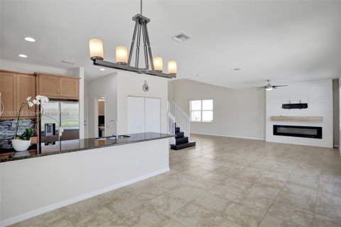 House in Greenacres, Florida 4 bedrooms, 219.71 sq.m. № 1290555 - photo 13