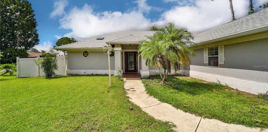 House in Palm Coast, Florida 3 bedrooms, 155.24 sq.m. № 1352966