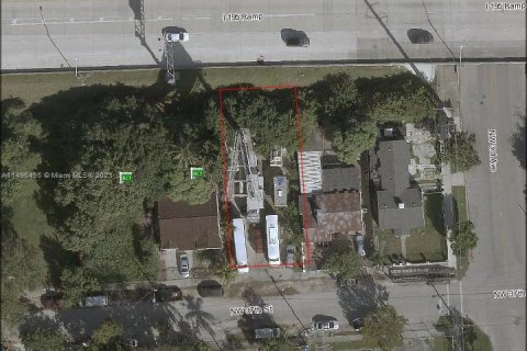 Commercial property in Miami, Florida № 874216 - photo 2