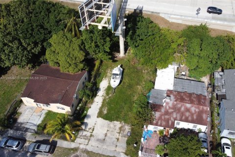 Commercial property in Miami, Florida № 874216 - photo 4