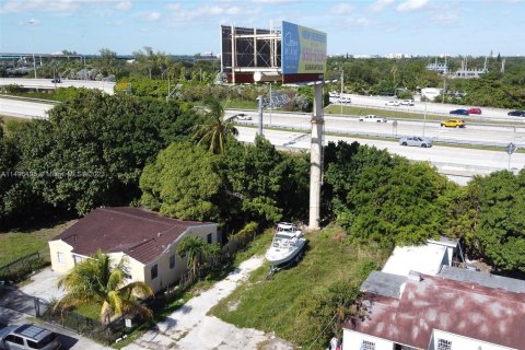 Commercial property in Miami, Florida № 874216 - photo 14