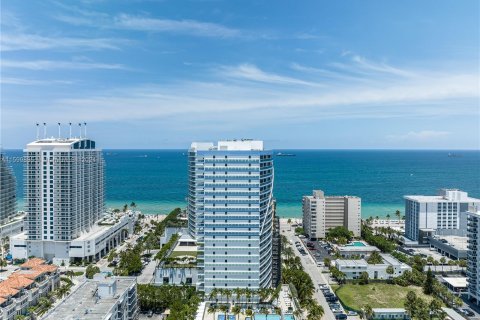 Condo in Fort Lauderdale, Florida, 2 bedrooms  № 1209719 - photo 21