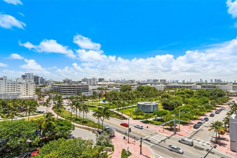 Condominio en alquiler en Miami Beach, Florida, 3 dormitorios, 143.35 m2 № 22595 - foto 10