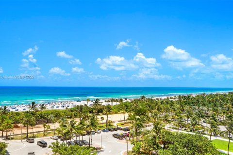 Condominio en alquiler en Miami Beach, Florida, 3 dormitorios, 143.35 m2 № 22595 - foto 1