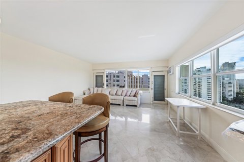 Condo in Lauderdale-by-the-Sea, Florida, 2 bedrooms  № 929975 - photo 21