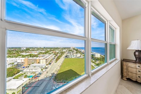 Condo in Lauderdale-by-the-Sea, Florida, 2 bedrooms  № 929975 - photo 12