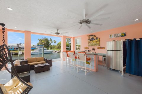 House in Jensen Beach, Florida 2 bedrooms, 80.92 sq.m. № 1154469 - photo 6