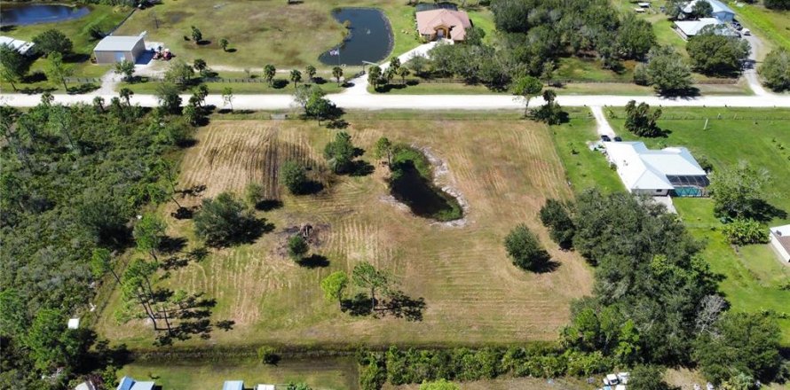 Land in Punta Gorda, Florida № 799036