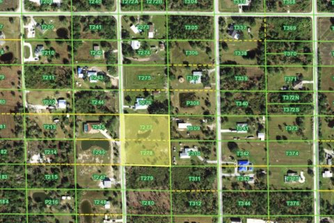 Terreno en venta en Punta Gorda, Florida № 799036 - foto 2