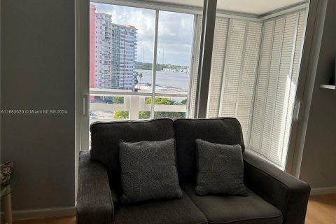 Condominio en venta en Miami, Florida, 1 dormitorio, 85.56 m2 № 1417184 - foto 17