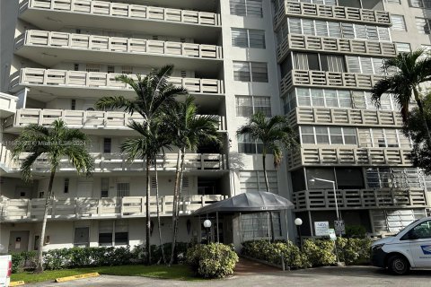 Condominio en venta en Miami, Florida, 1 dormitorio, 85.56 m2 № 1417184 - foto 2