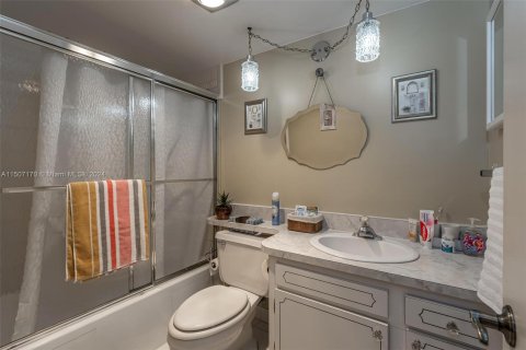 Copropriété à vendre à Pembroke Pines, Floride: 2 chambres, 108.7 m2 № 925015 - photo 20