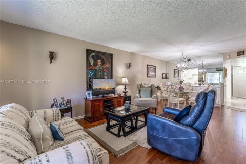 Condominio en venta en Pembroke Pines, Florida, 2 dormitorios, 108.7 m2 № 925015 - foto 7