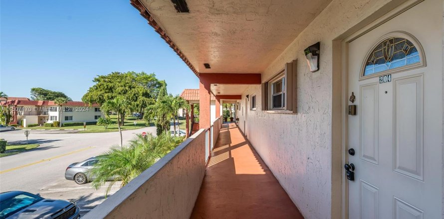 Condo à Pembroke Pines, Floride, 2 chambres  № 925015