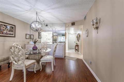 Condominio en venta en Pembroke Pines, Florida, 2 dormitorios, 108.7 m2 № 925015 - foto 10