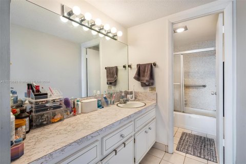 Condominio en venta en Miami, Florida, 1 dormitorio, 79.99 m2 № 1333501 - foto 8