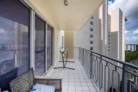 Condominio en venta en Miami, Florida, 1 dormitorio, 79.99 m2 № 1333501 - foto 11