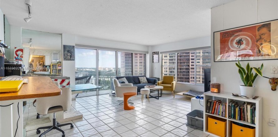 Condominio en Miami, Florida, 1 dormitorio  № 1333501