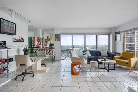 Condominio en venta en Miami, Florida, 1 dormitorio, 79.99 m2 № 1333501 - foto 3