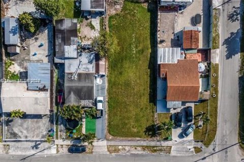 Купить земельный участок в Майами, Флорида № 1145361 - фото 3